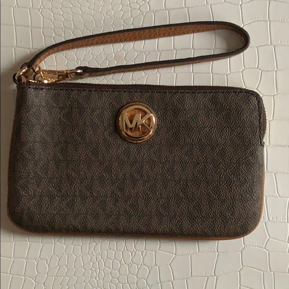 Michael Kors Handbags - Wristlet